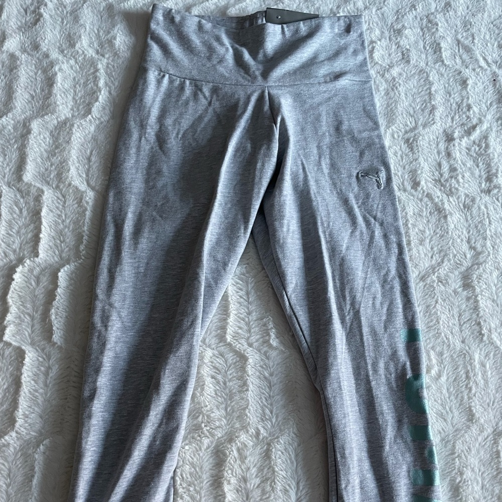 Puma NWT athletic 3/4 leggings size Small